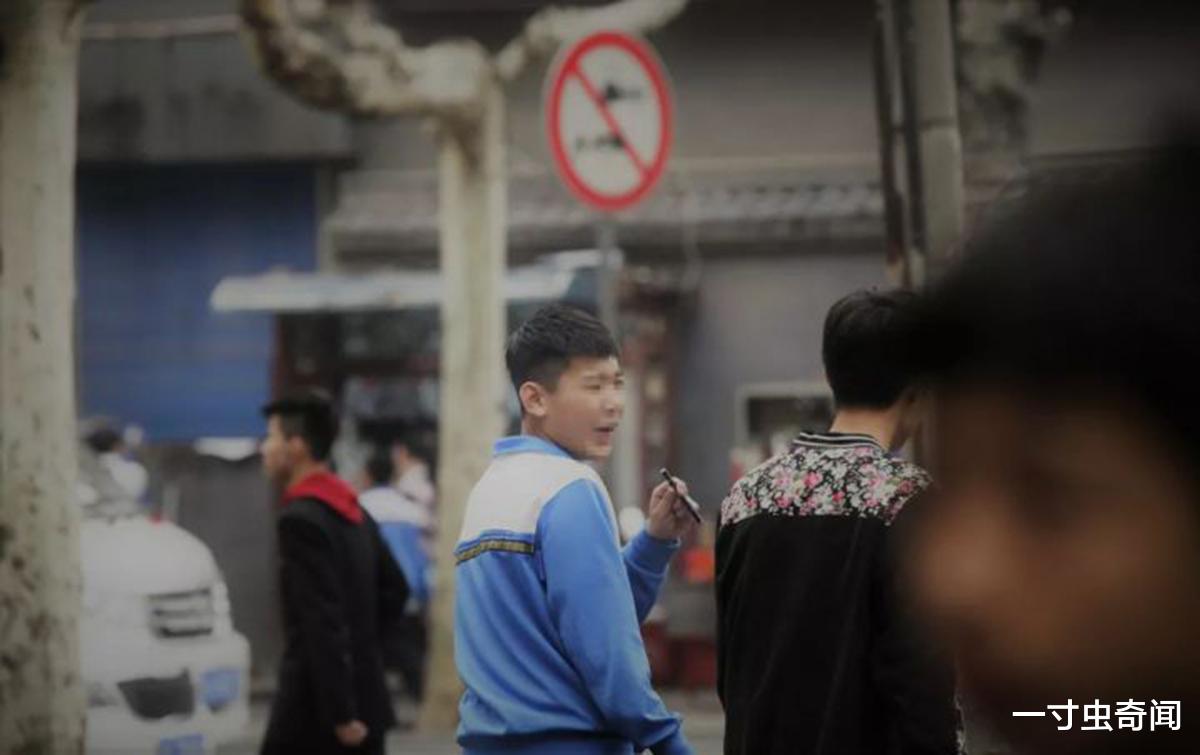 一寸虫奇闻|靠电子烟戒烟?别做梦!电子烟同样危险,用科学撕掉电子烟的面具