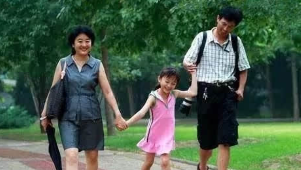 林妙可|2008年在奥运会上假唱,被母亲当成摇钱树的林妙可,如今怎么样了