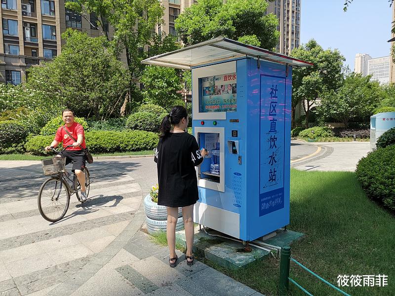 筱筱雨菲|小区里那种自己用水桶去打的纯净水，真的干净吗？到底能不能喝？
