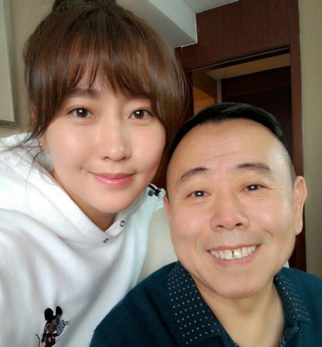 蕾妈 63岁潘长江自曝家产花不完，却穿老布鞋显寒酸，直言反对女儿从艺