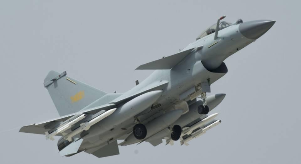 小妃旅 中东砸巨资请米格出手，新一代隐身机碾压F22A：席卷全球军火市场