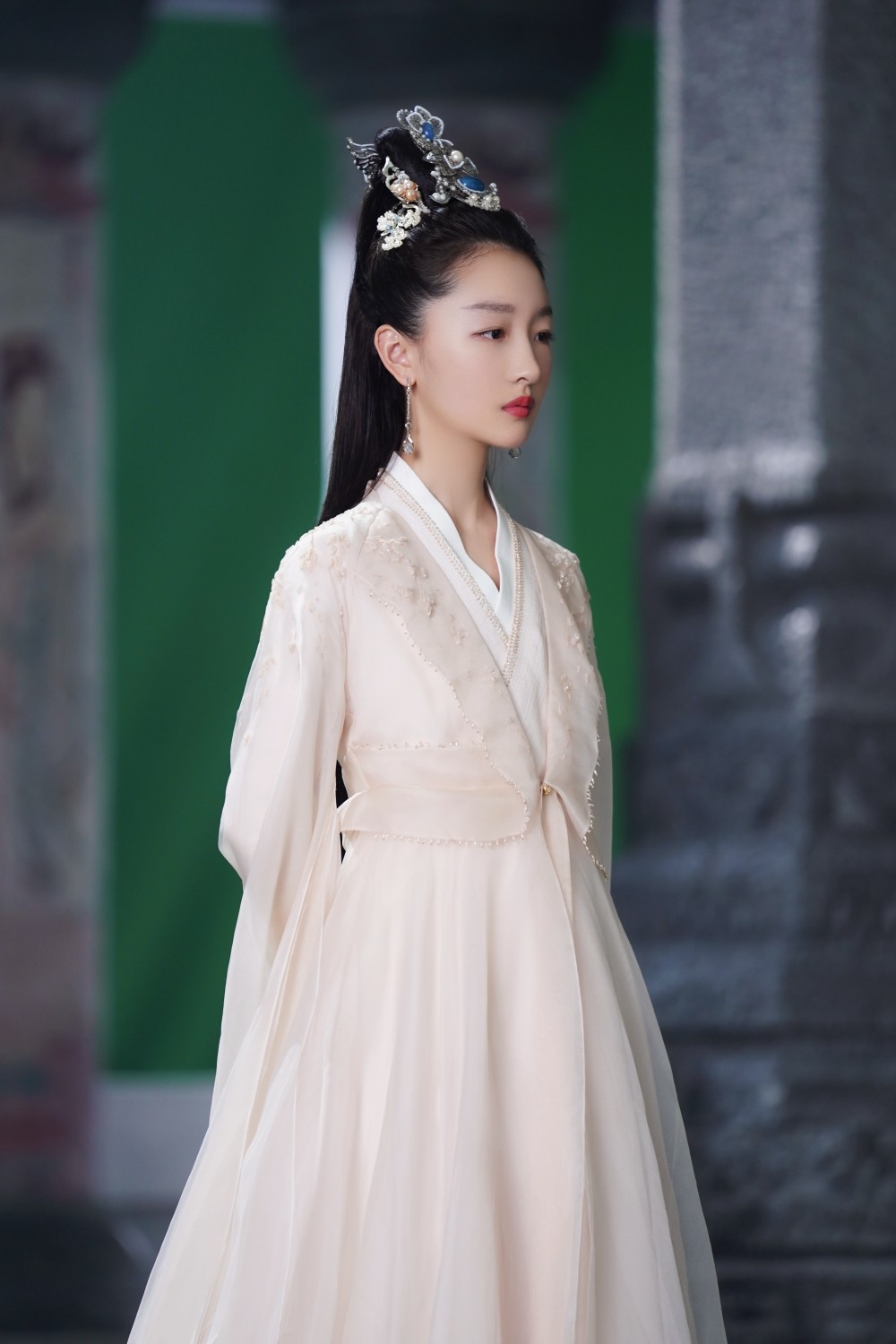 龚俊|这4位女主太难了！被多个配角抢尽风头也就算了，还个个美艳迷人