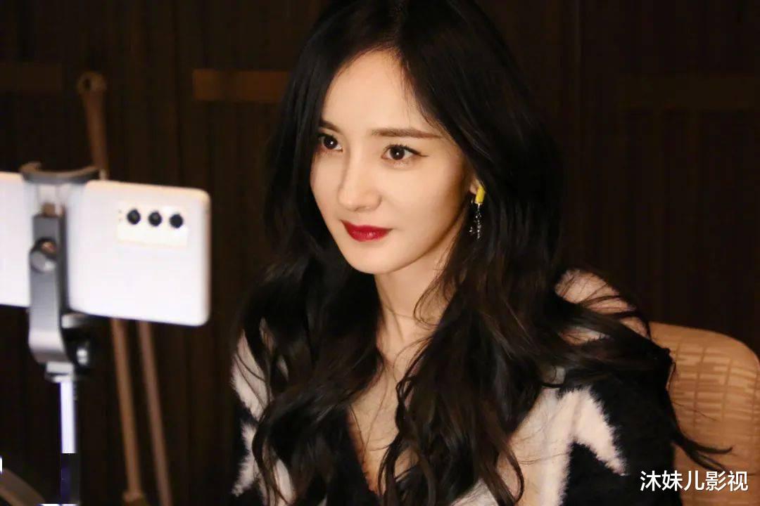 生图|女明星直播间生图怼脸，谁抗住了?