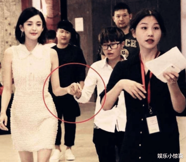 樊少皇|明星助理曝行业内幕，必须手洗内衣裤，一秒不在艺人视线内就被骂