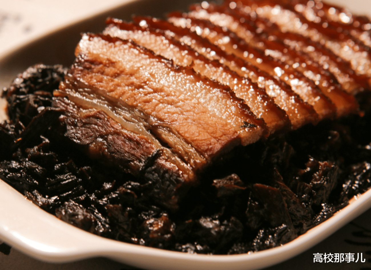 梅菜扣肉|堂堂211名校,却因“饭菜太贵”上了热搜,梅菜扣肉每斤达125元