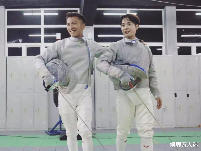 王嘉尔|明星蹭奥运冠军热度？王嘉尔频繁上热搜，龚俊白敬亭反向追星