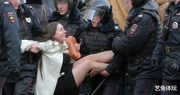 勒布朗·詹姆斯|詹姆斯和科比的妻子瓦妮莎，这是要联手改变美国啊，太勇敢了