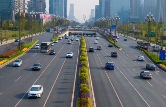 谈在交通 接送中小学生车辆，恢复限行！这些车，不限！