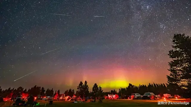 英仙座流星雨 每小时最多100颗，一年一度的英仙座流星雨上演，大家该如何观测