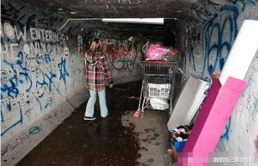 繁华都市的下水道里住着上千人,一天只用3美金,照样过精致生活