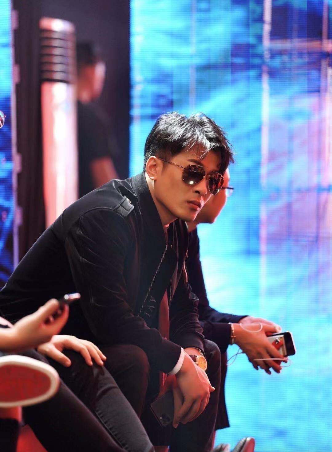 |二驴被官方除名，疑似退出耐撕大会；天佑回应账号被封