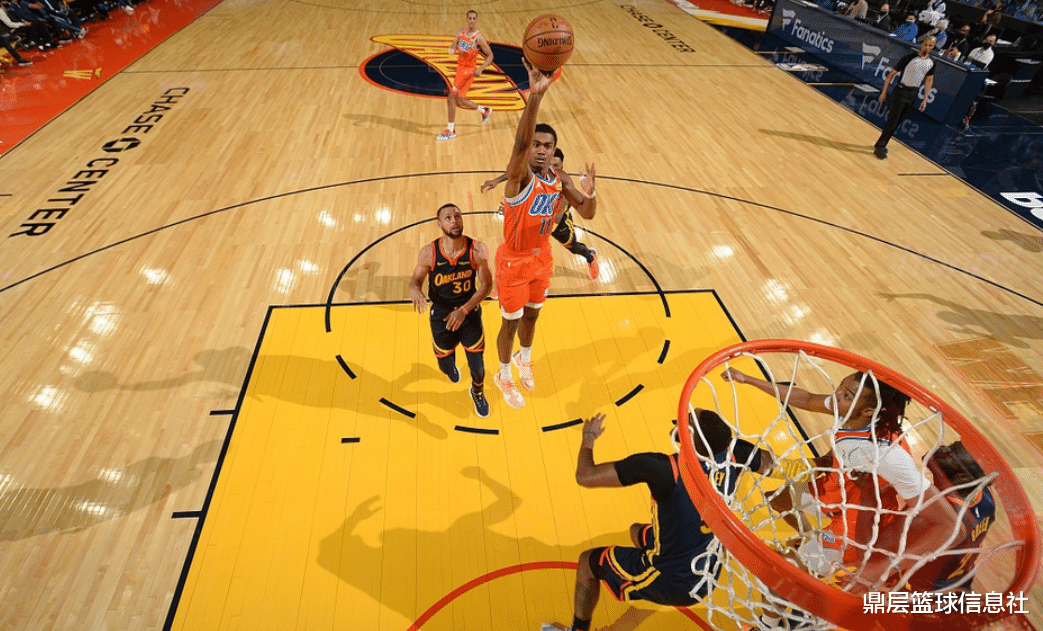 勇士队|飙19记3分,库里率队投疯了!勇士赛后一喜一忧,附加赛恐打湖人