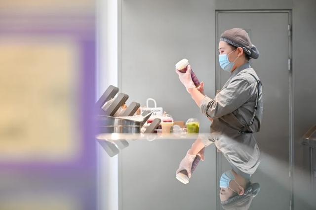 郑州|「寻找新职业」新消费时代下的新职业：我在郑州做调饮师