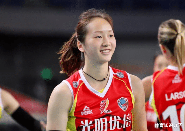 李盈莹|1米8女排黑马主攻突围！意外成李盈莹最佳搭档，主攻人选大变动