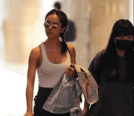 蔡依林|发胖后的蔡依林有多撩人？已达巅峰状态的她，完全不给模特留活路！