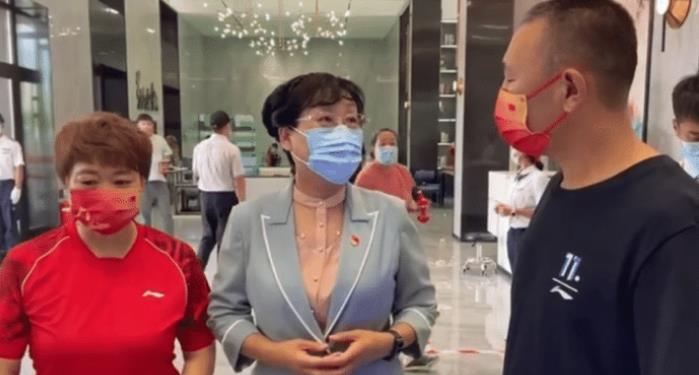 王曼昱|卖房辞职供王曼昱打球，王曼昱成名，父母有啥改变？曼昱回报暖心