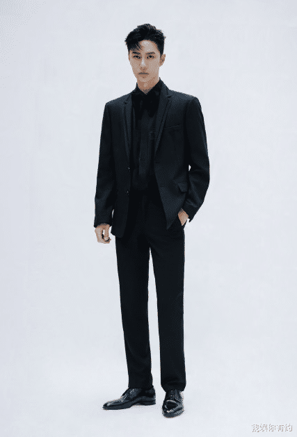 王一博|肖战与《陈情令》剧组聚餐，好搭档王一博缺席，引发三方粉丝热议