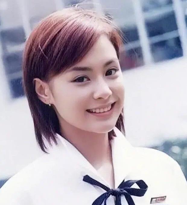 阿娇|阿娇20岁学生旧照公开,清纯状态惹人怜,看完就理解了陈冠希