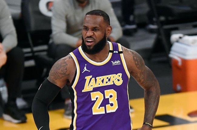 勒布朗·詹姆斯|ESPN称联盟一直都在刻意打压詹姆斯，皮蓬：真的是无耻之徒！