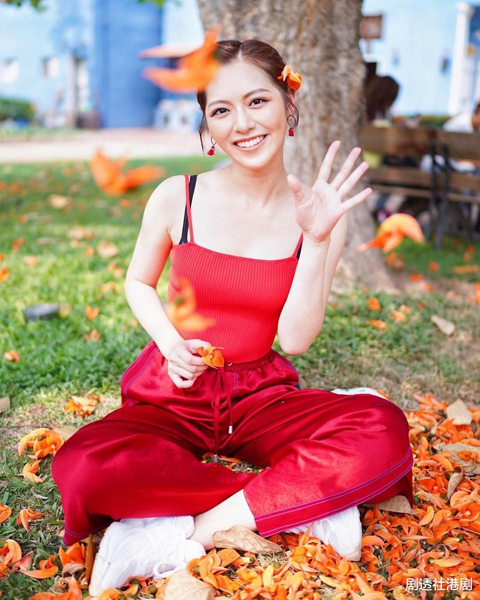 冯盈盈|跨界新领域！冯盈盈推出自家珠宝设计，打入NFT市场成无线第一人