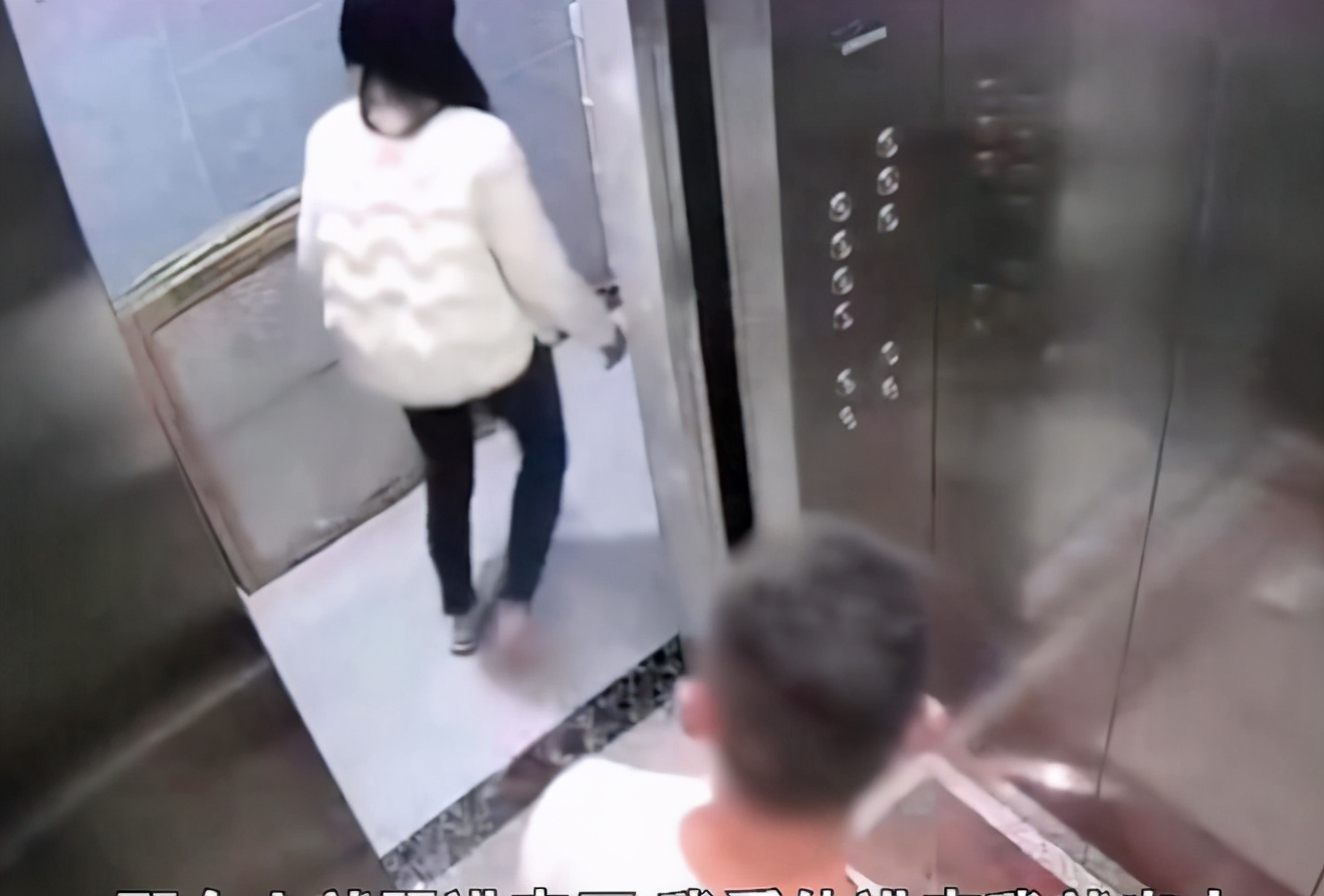 亚洲播报一姐 机智!貌美女子深夜遭3男子尾随,网友称赞其自救方式堪比教科书