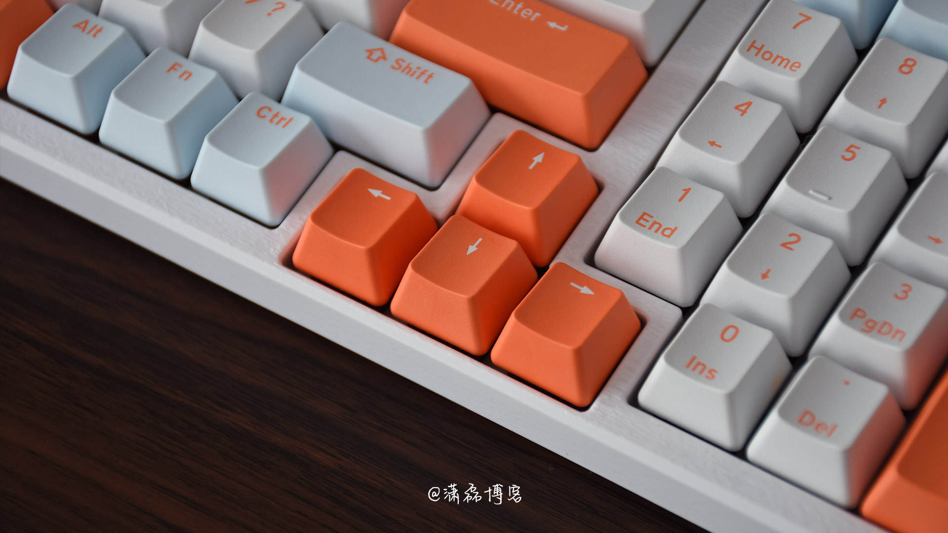 机械键盘|高斯HS98T机械键盘:三模多连,TTC红轴,还有更多未解锁属性