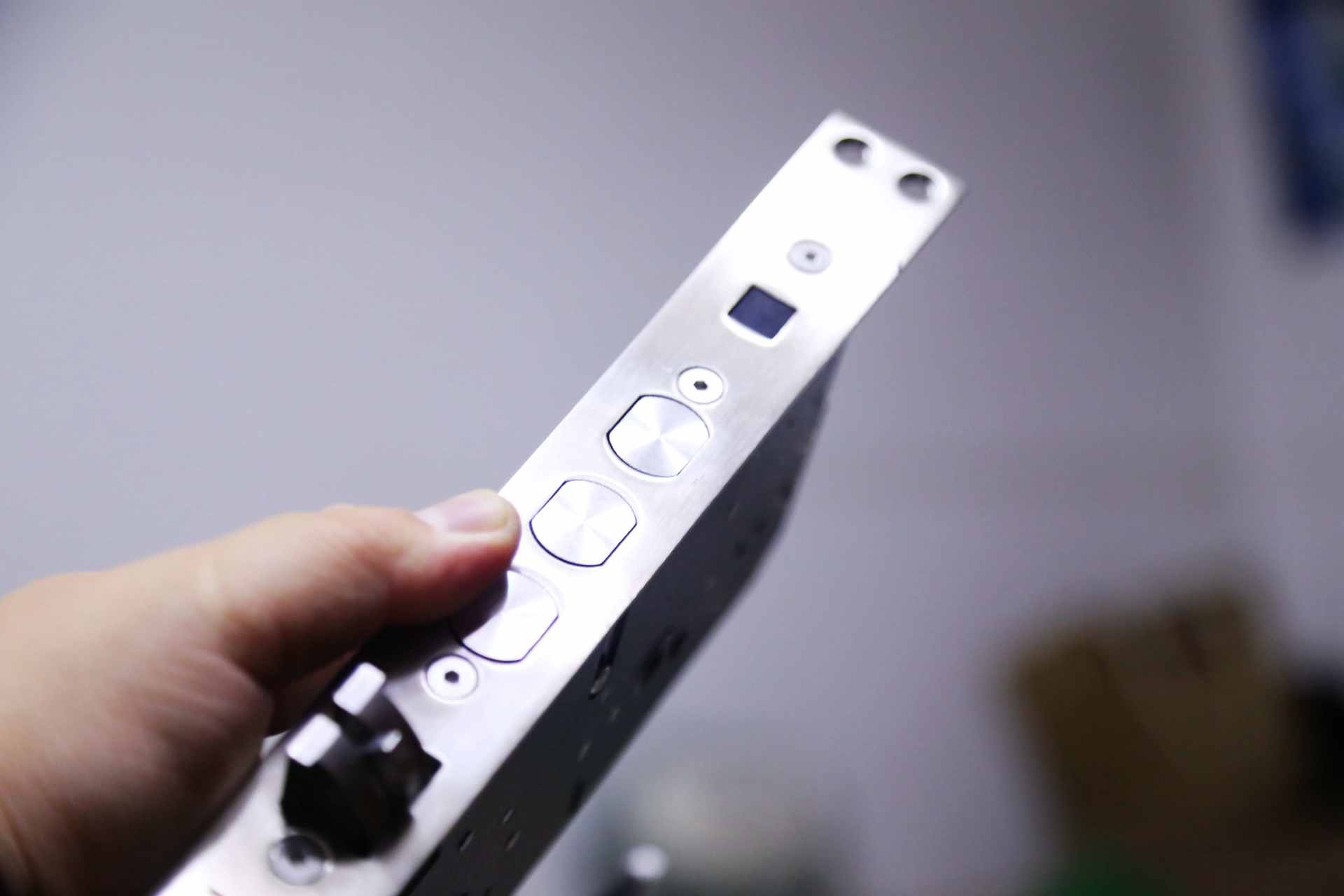 安全护家 一触即达荣耀VOC智能指纹锁X6使用体验