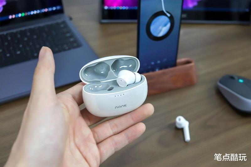 戴森|从199到千元，2021年7款最适合送给女生的耳机指南