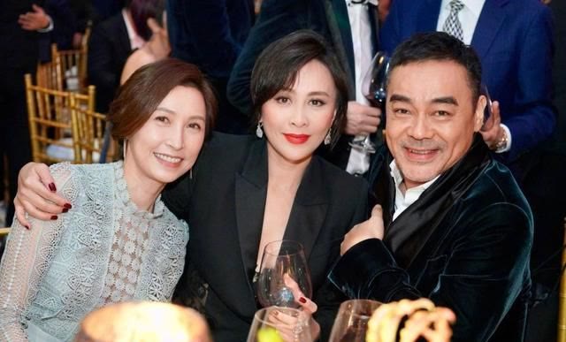 潮帮先生|郭蔼明和刘嘉玲罕见同框，一个素雅一个明艳，气质不同看着都好美