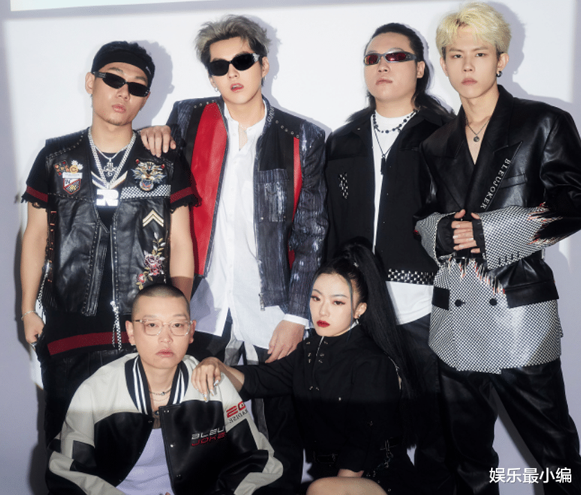 吴亦凡|吴亦凡厂牌新歌首唱，直接把赛车搬到了舞台，演出状态不受风波影响