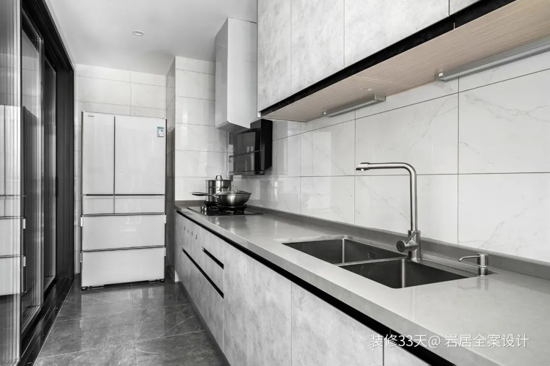 装修设计:132平实用又质感现代简约四室