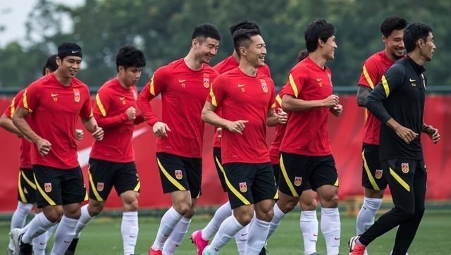 美国队|国足无地自容！日媒：输给中国就该解散，他们是亚洲鱼腩，随便踢