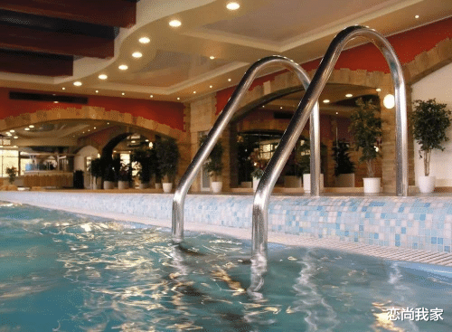 辽宁省 辽宁锦州的这个小镇，人口不足3万，却有着30多家洗浴城