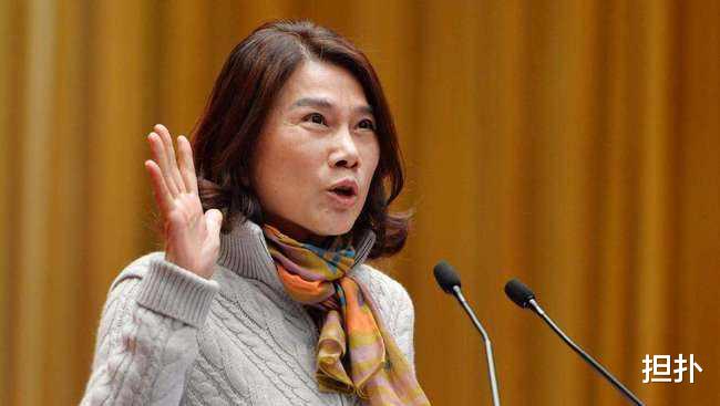 董明珠|薇娅出事才知董明珠实在，8百万年薪交税近4百万，还说交得太少