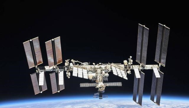 外太空多事一周:Crew3宇航员太空行走,空间站躲避飞马火箭碎片