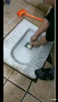 小叶娱记 被蜜蜂蛰了,奶奶说拔罐逼出毒血就好了”,但为啥却越长越大...