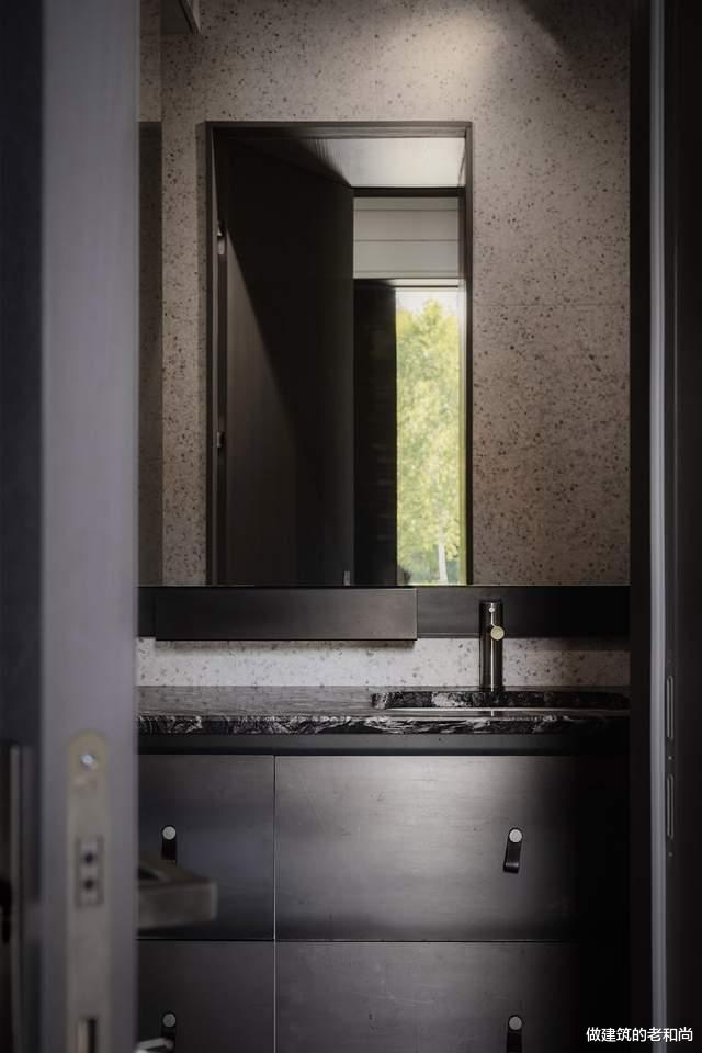 杭州|不到200㎡的度假住宅：一主一副，车库被隐藏在覆土花园的副体量