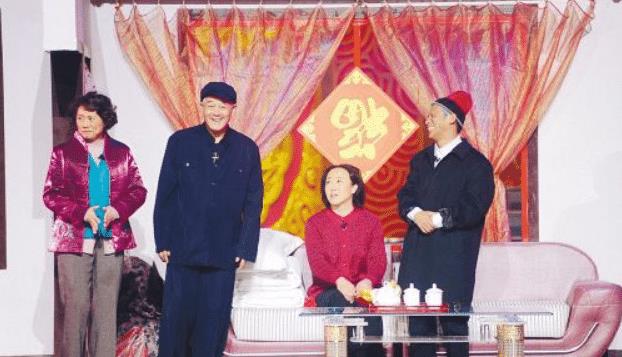 春晚|第一次上春晚紧张到忘词，情急之下随口一句话，却成为经典台词