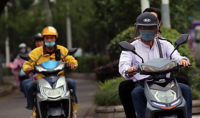 琳妹儿说|多地出台政策限制电动车上路？百姓出行或有困难，不少人开始抱怨