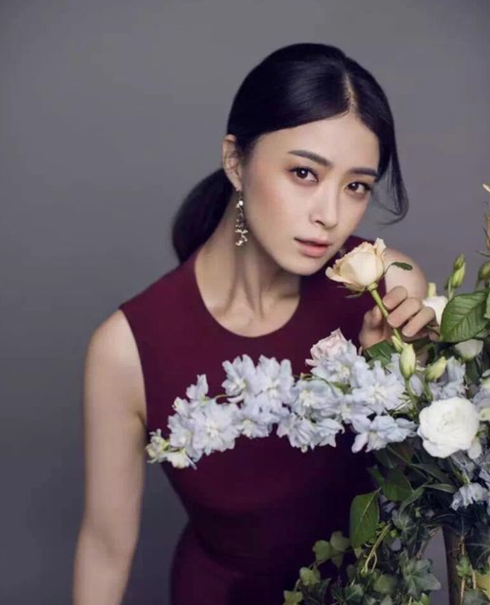 蒋欣|蒋欣，侠气勇敢的樊胜美， 霸气的娘娘， 喜欢吗