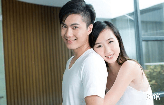 深馆|女生喜欢上你的四种表现，快来看看她喜欢你吗？