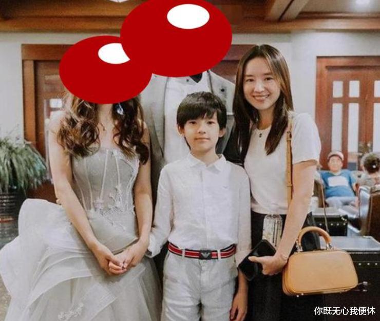 董洁|有种“遗传”叫董洁儿子，专挑父母优点长，11岁帅成校园剧男主角色