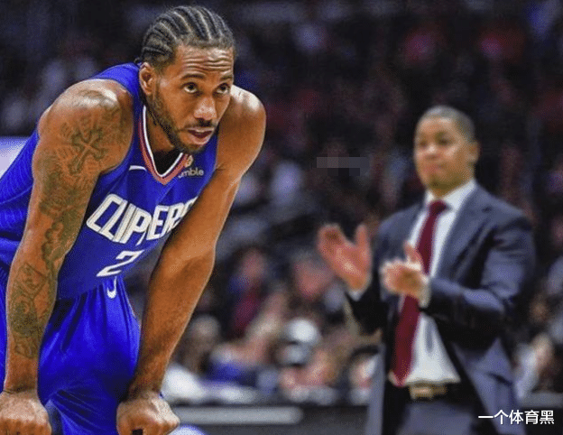 快船队|隆多为何怒视小卡？暂停布置战术，场上4人都不听，快船输得不冤