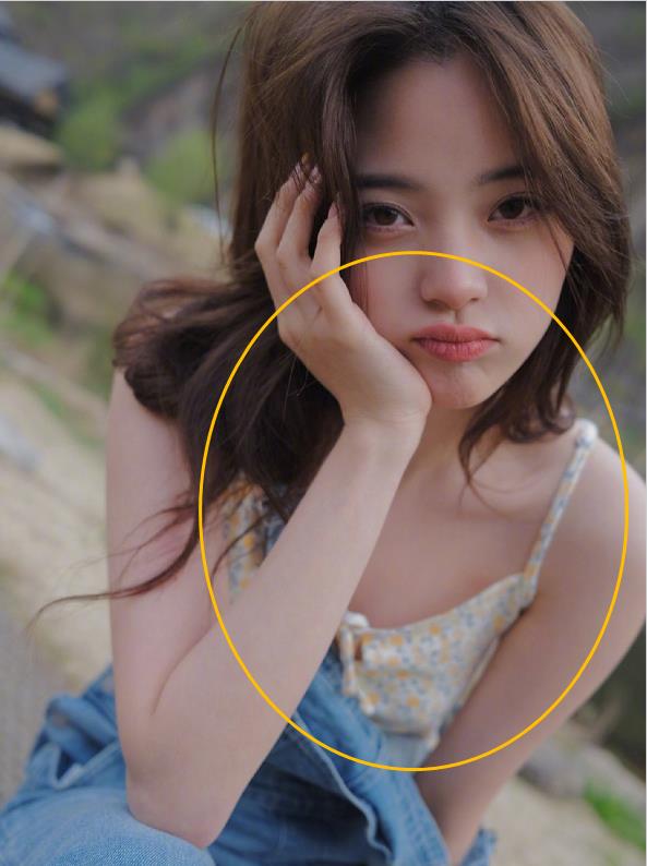 欧阳娜娜|欧阳娜娜晒写真疑似没穿bra，又被骂绿茶，她会是另一个雪莉吗