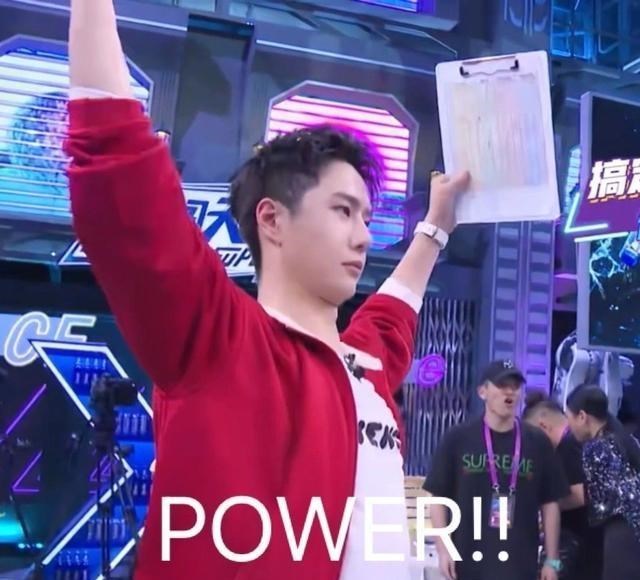 肖战|王一博送温暖，网友却沉迷于他的素颜初恋脸上，这是为何？