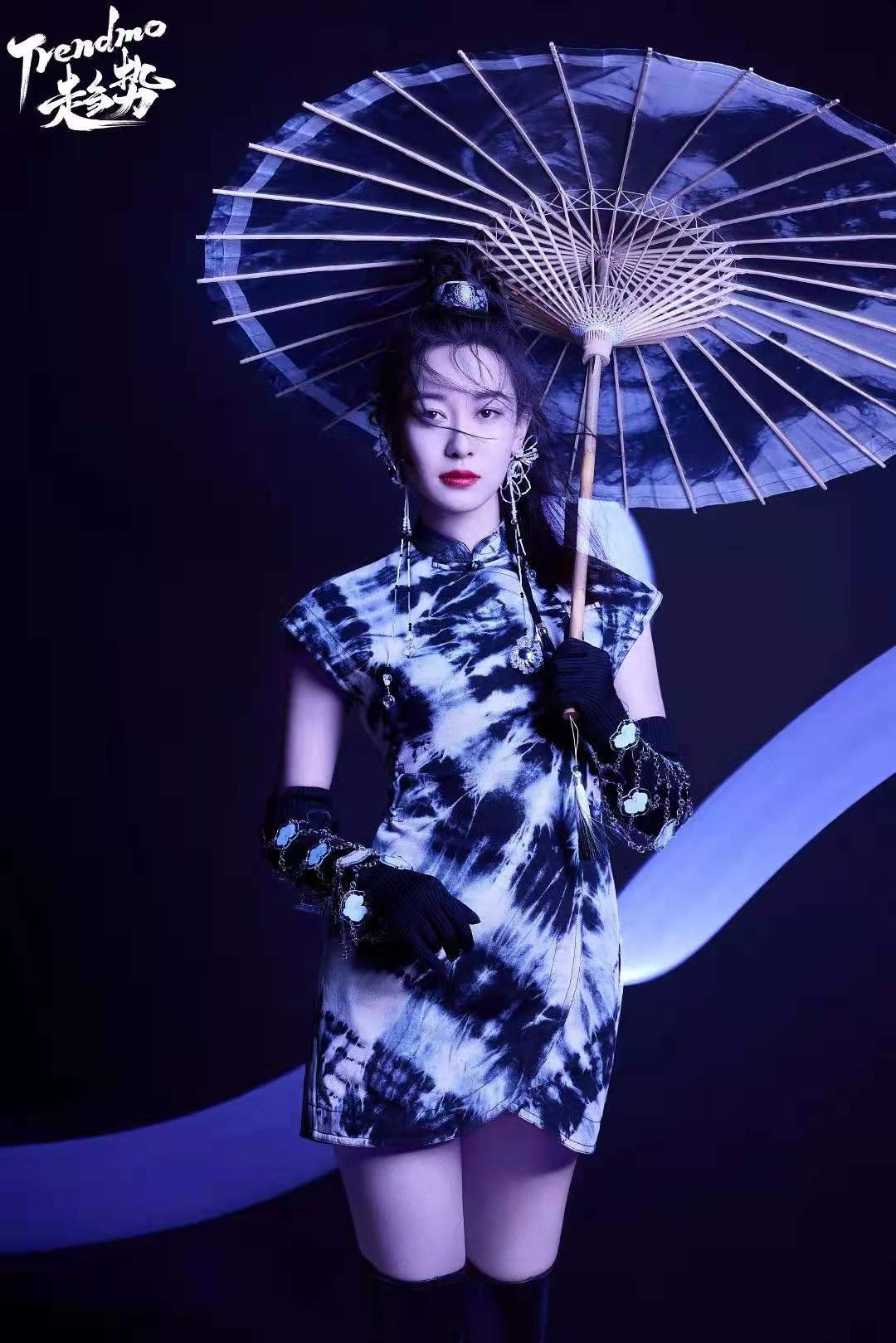 时尚风行派|奥运冠军孙一文明星脸火出圈！新大片穿黑金斗篷变侠女，身材绝了