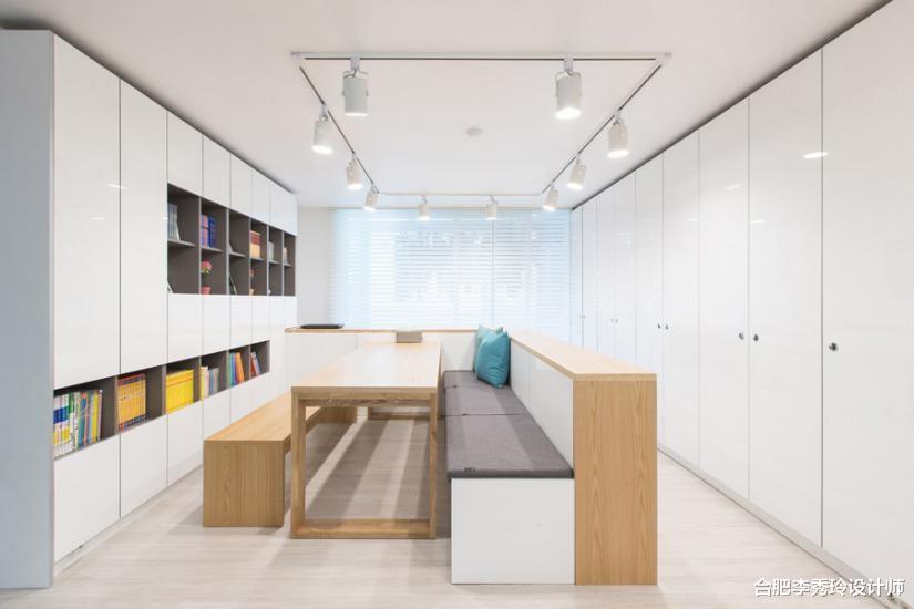 餐厅装卡座,围合式布局将空间一隔为二,多出一间书房,很聪明