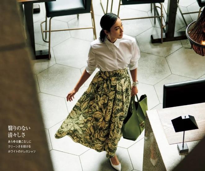 奶球妈咪聊|优雅中带着干练的“大女主”穿搭,网友:有气场,看着就很养眼