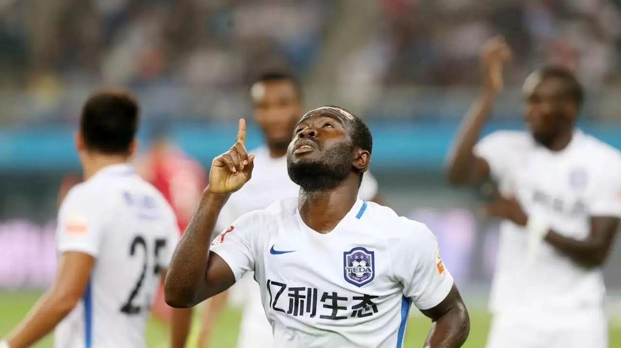 塞尔比|为什么骄傲自大的郜林要把队长袖标交给新来的外援阿奇姆彭？