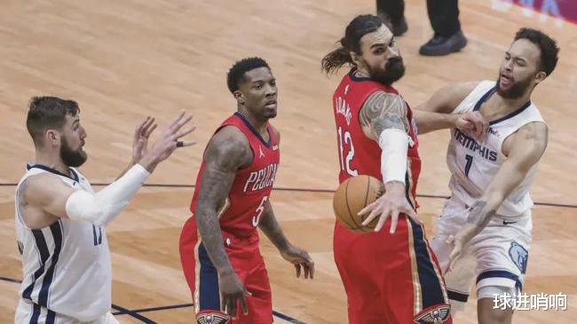 交易 官宣！选秀夜前首笔交易达成，鹈鹕再出手，费城复刻03年神操作？